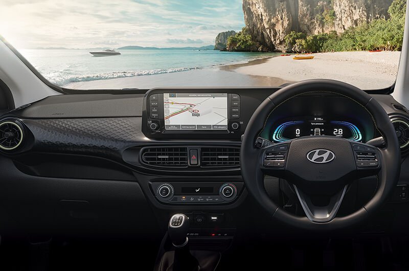 Connected type 20.32 cm (8”) HD infotainment with digital cluster