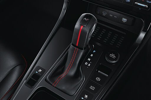 7-speed DCT (Dual clutch transmission)
